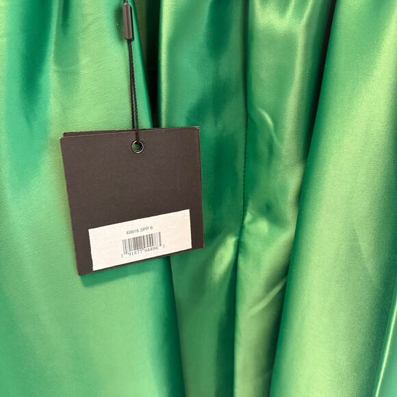 Mac Duggal 49616 Mini Green Christmas Bow Bubble Dress Size 6 NWT - Picture 8 of 9